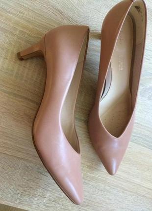 Нюдовые туфли 39р