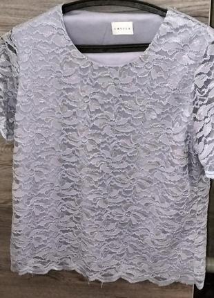 Кружевная футболка нежно-фиолетового цвета