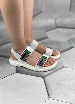 Стильные босоножки