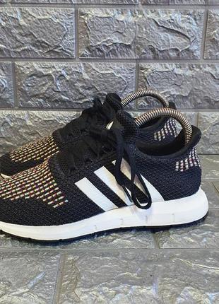 Кросівки adidas swift run(оригінал)