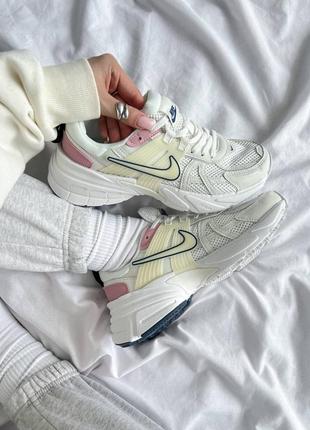 Жіночі кросівки nike wmns pink/white