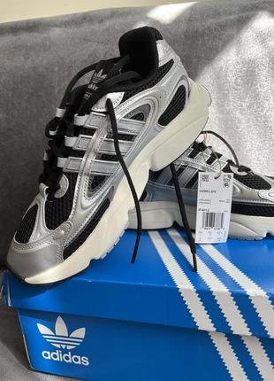 Кроссовки adidas ozmillen us 9 (41-42р)