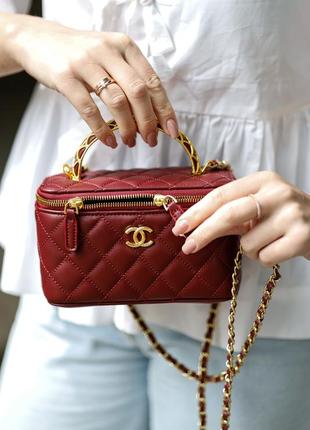 Сумка в стиле chanel classic burgundy lambskin pearl crush vanity bag gold