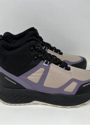 Жіночі спортивні кросівки avia.