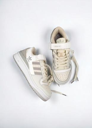 Жіночі кросівки adidas forum low
•ivory grey•