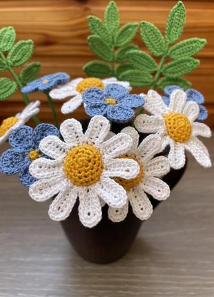 Букет из вязаных крючком цветов для домашнего декора