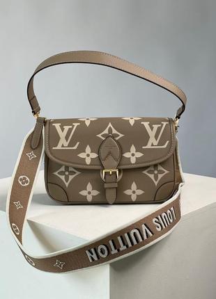 Сумка в стиле louis vuitton diane monogram empreinte leather tourterelle / creme