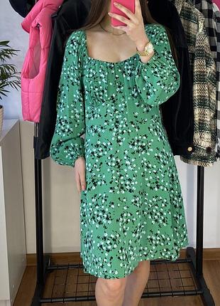 Сукня , плаття