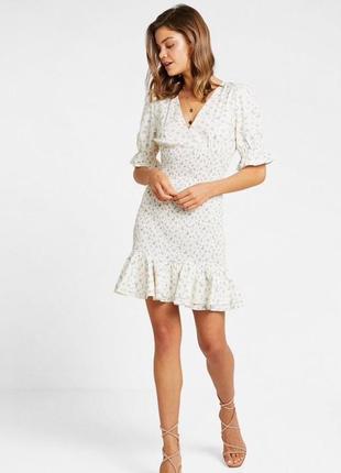 Біле плаття у квіточку, квітковий принт у стилі zara