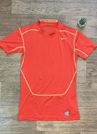Спортивна термо футболка nike pro combat original в ідеальному стані насиченого помаранчевого кольору найк про комбот оригінал