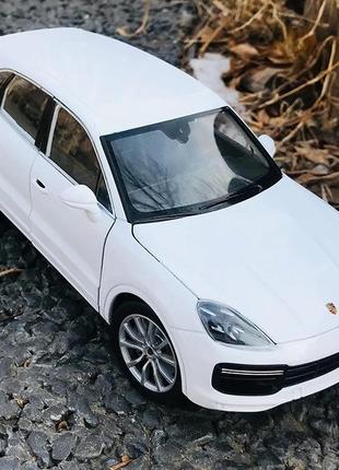 Машинка porsche cayenne turbo іграшка металева колекційна 1:24