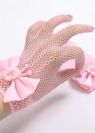 Детские нарядные перчатки, перчатки в сеточку с атласным бантом. розовый цвет.
