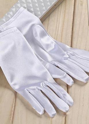 Атласні рукавички високої якості, жіночі рукавиці. білий колір.