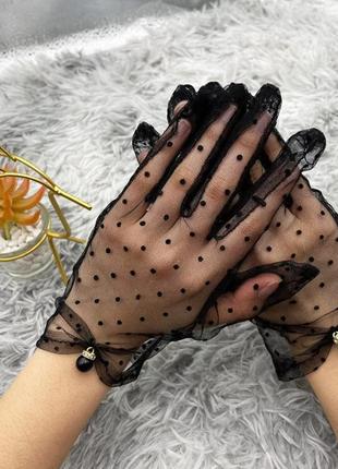 Женские фатиновые перчатки, перчатки в горошек с жемчужинкой. черный цвет.