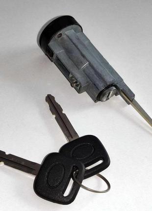 Замок зажигания для toyota corolla e10 с ключами — цена 1130 грн в ...