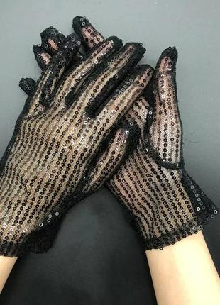 Праздничные женские перчатки, фатиновые перчатки с пайетками. черный цвет.