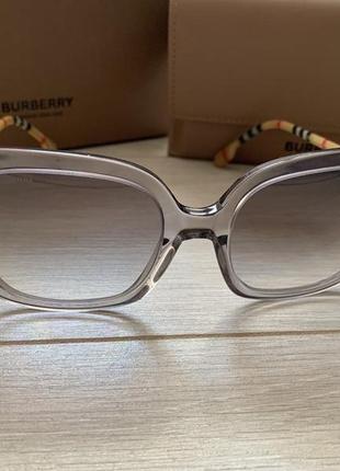 Burberry окуляри