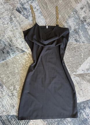 Маленькое черное платье