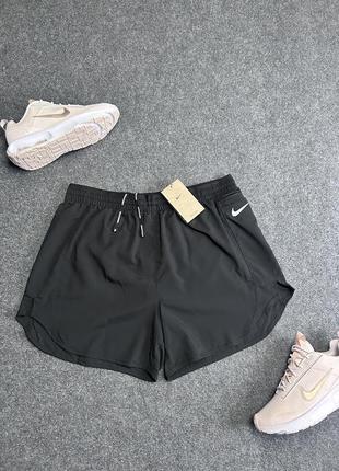 Жіночі бігові шорти nike tempo luxe 2in1