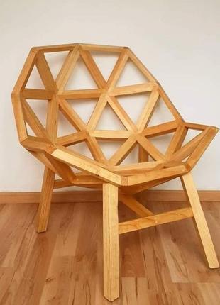 Купити стильне дерев'яне крісло для дому