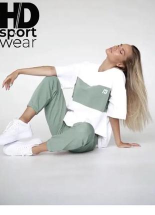 Жіночі костюми,