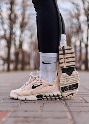 Чоловічі  кросівки nike x stussy air zoom spiridon cage 2 beige | smb9 фото