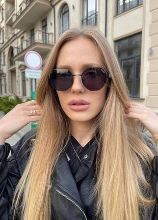 Женские солнцезащитные очки prada черные матовые polarized фигурные поляризованные квадратные прада