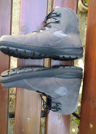 Оригінальні черевики helvesko нубукова шкіра