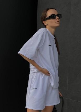 Спортивный базовый костюм – футболка и шорты7 фото