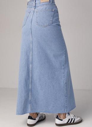 Джинсовая юбка с разрезом4 фото