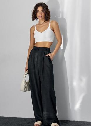 Чорні вільні штани палаццо