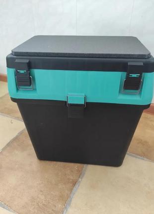 Зимовий ящик energoteam plastic seat box, є застібки-фіксатори