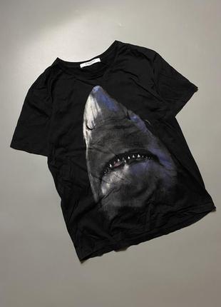 Футболка givenchy shark print unisex