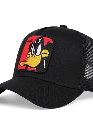 Кепка тракер daffy duck (даффи дак, десней, disney) с сеточкой черный, унисекс wuke one size