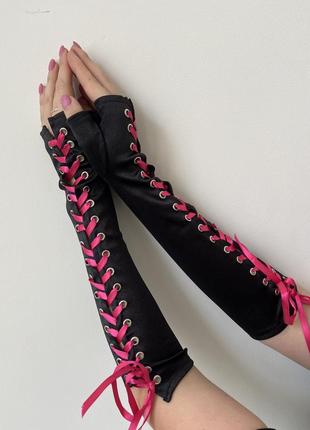 Перчатки длинные черные шнуровка малиновая розовая, атласные, ленты, костюм, хэллоуин1 фото