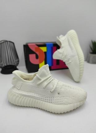 Кроссовки yeezy