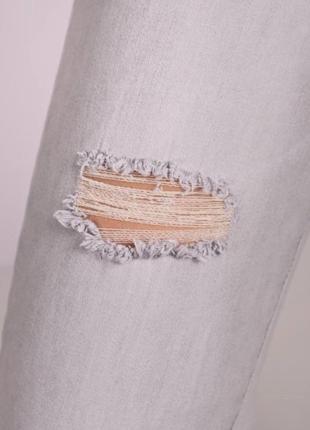 Джинсы женские серые с дырками на коленях2 фото