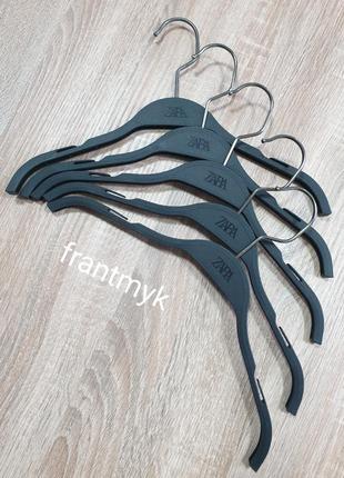 Zara - 280 за 10 вішаків - надміцні вішалки плечики для одягу вешалки
