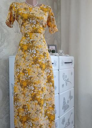 Платье длинное с цветами.1 фото