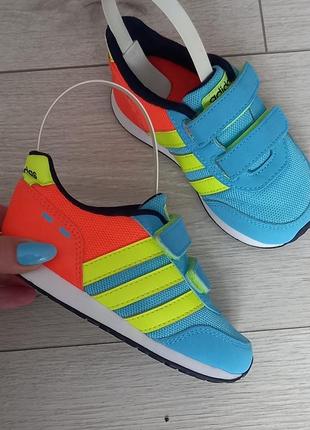 Кросівки adidas.  оригінал 24р