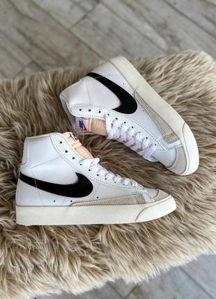 Женские кроссовки nike blazer mid 77 vintage white black