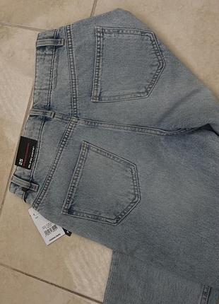 Новые джинсы светлые свободные укороченные