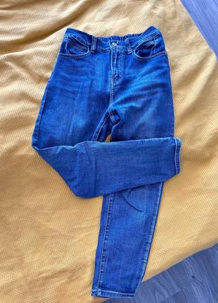 Легкие укороченные джинсы италия синие на резинке сзади1 фото