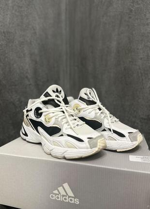 adidas repair кросівки жіночі