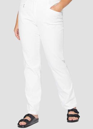 Білі джинси великого розміру на високий зріст