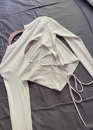 Кофточка с открытой спиной