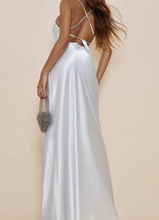 Серебряное атласное платье maxi plt