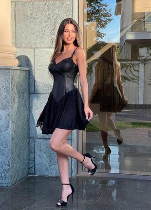 Женское легкое летнее черное платье из эко кожи 42-44; 46-48