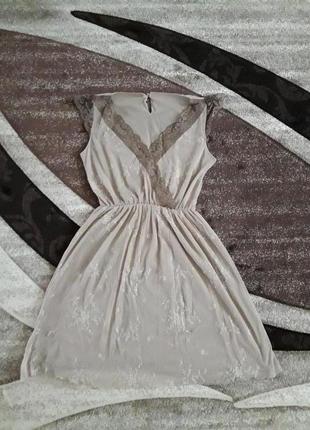 Arefeva утонченное романтичное платье мягкоесенька мелкая сетка беж