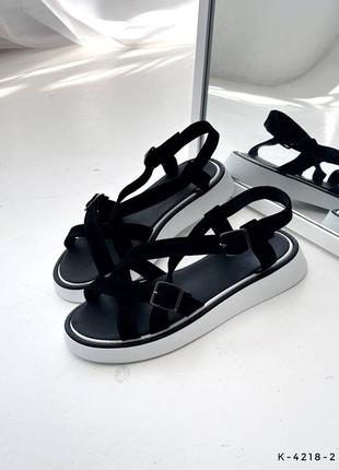 Удобные босоножки на утолщенной подошве с ремешками3 фото